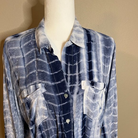Hero’s and Dreamers Tie Die Button-down with Shell Buttons Size Large - Picture 5 of 9